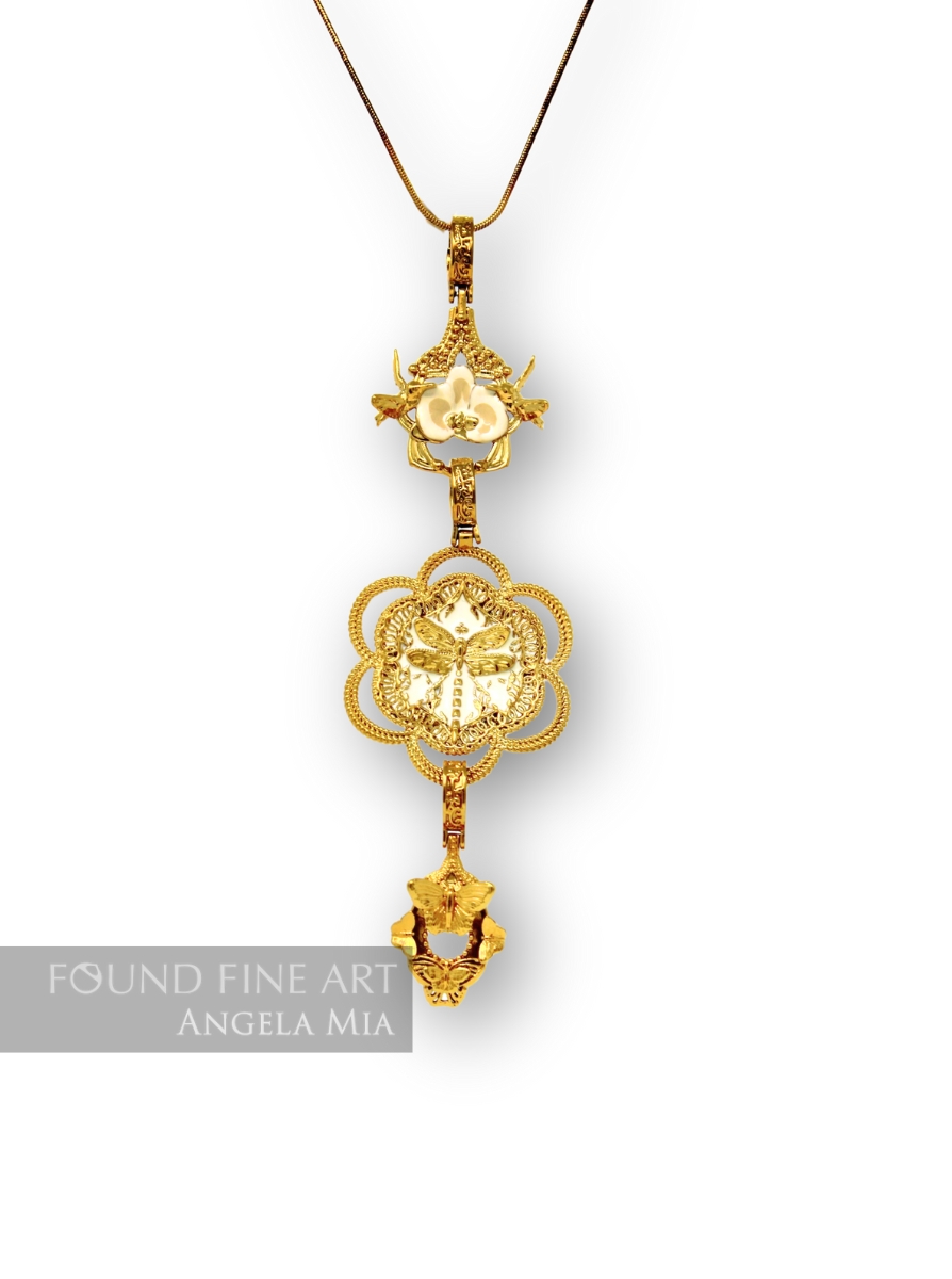 "Fly Away" Necklace Gold & White