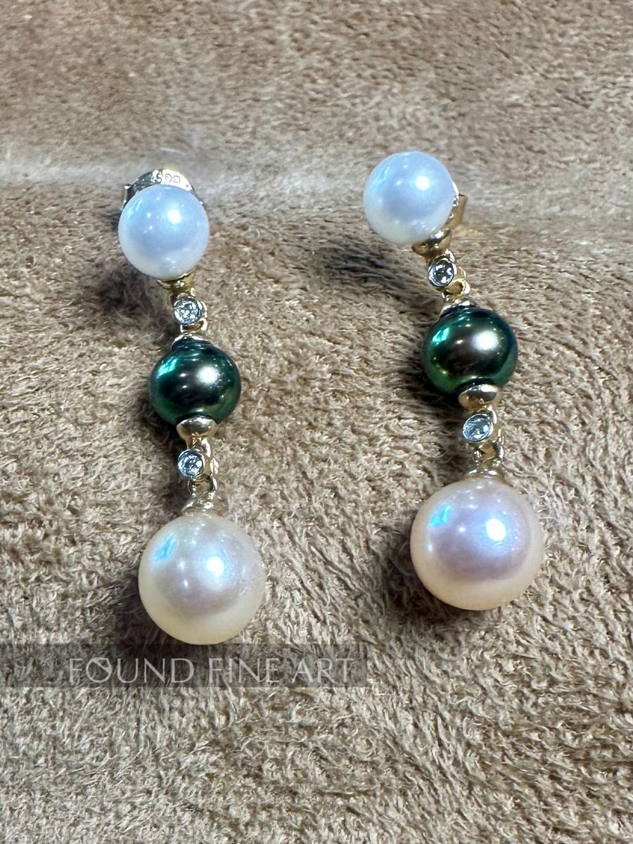 "P33" Pearl Earrings