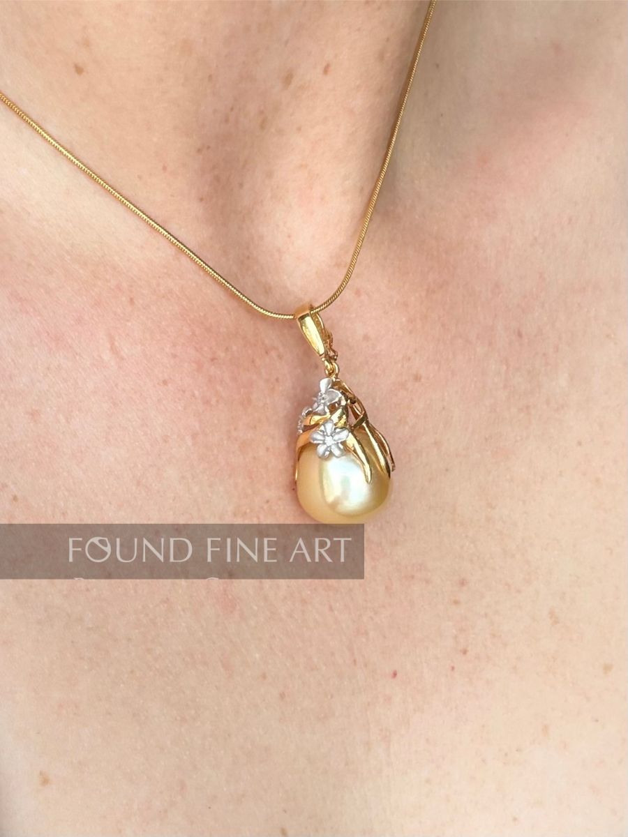 P66- Teardrop Golden Pearl Pendant