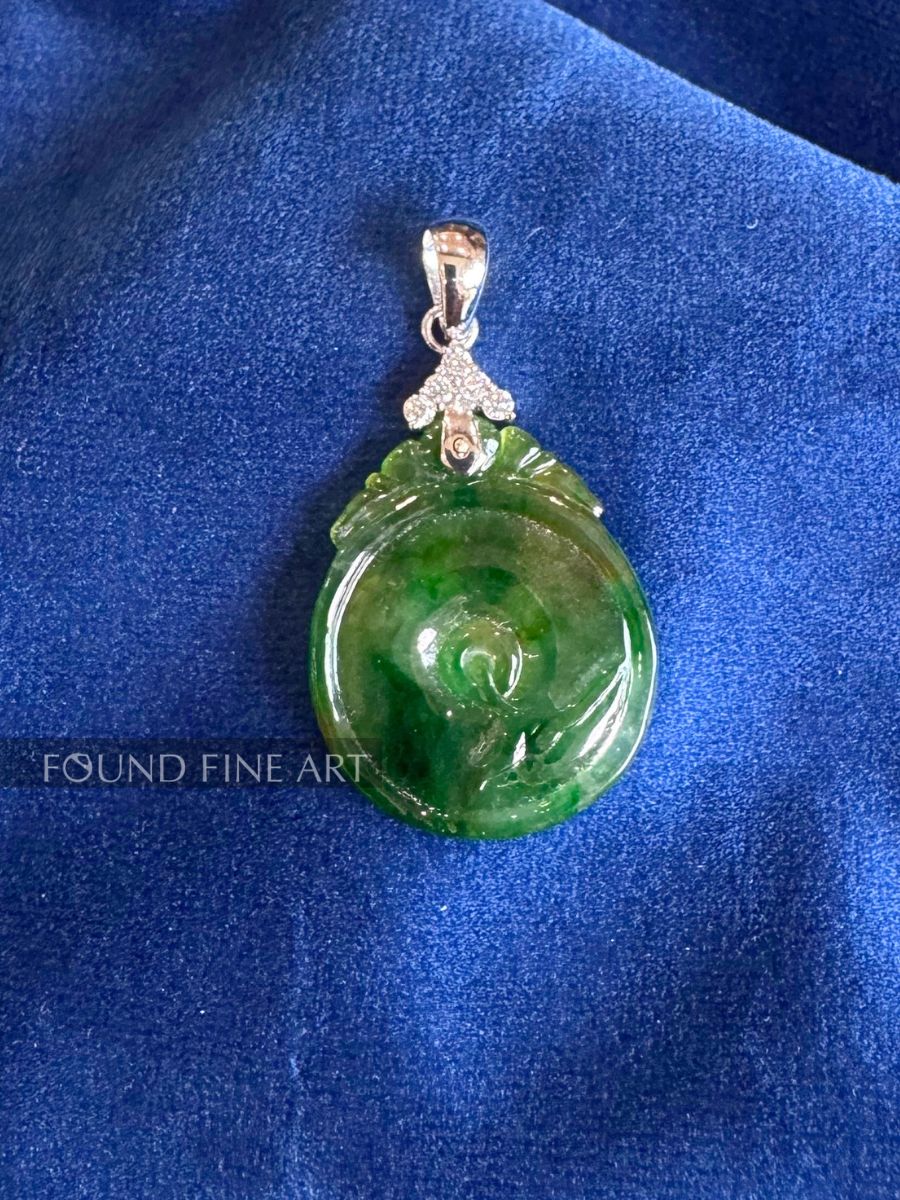 J3-8 Dark Green Circular Pendant
